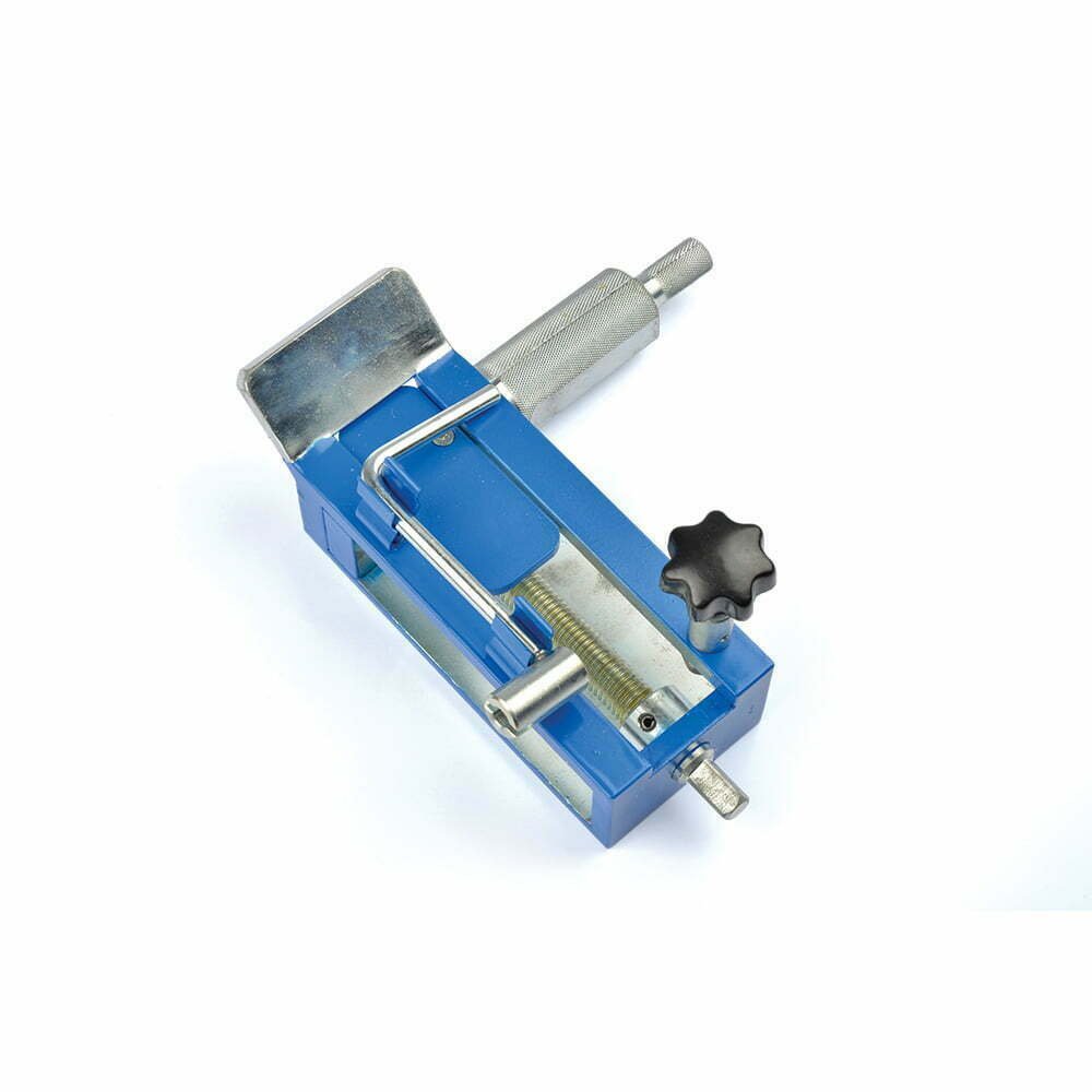 Fixture for Hose Binding Apparatus